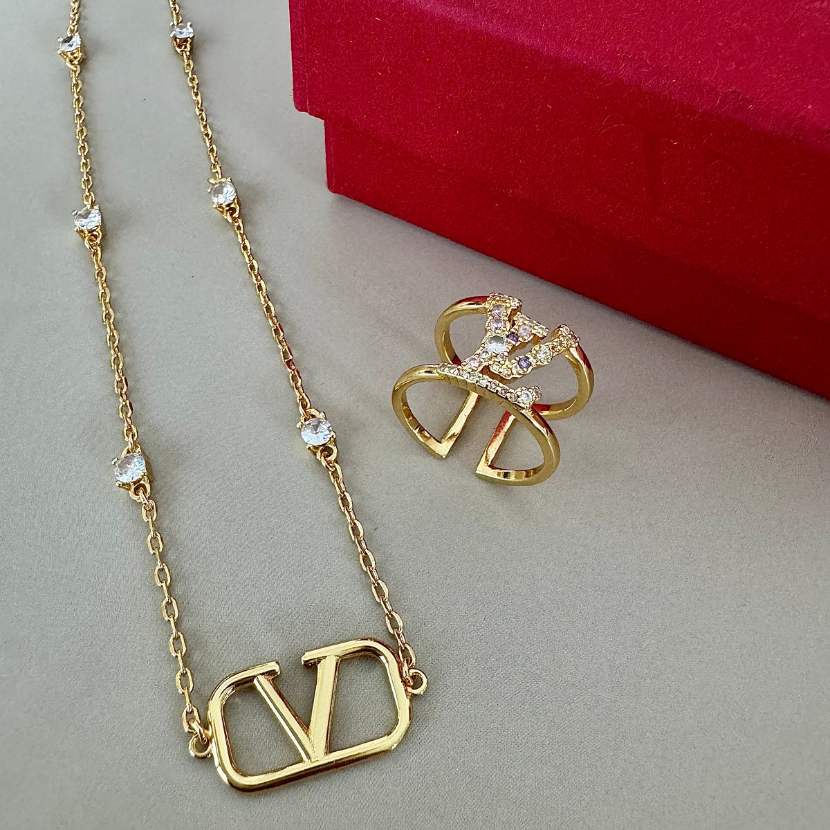 Garavani Necklace